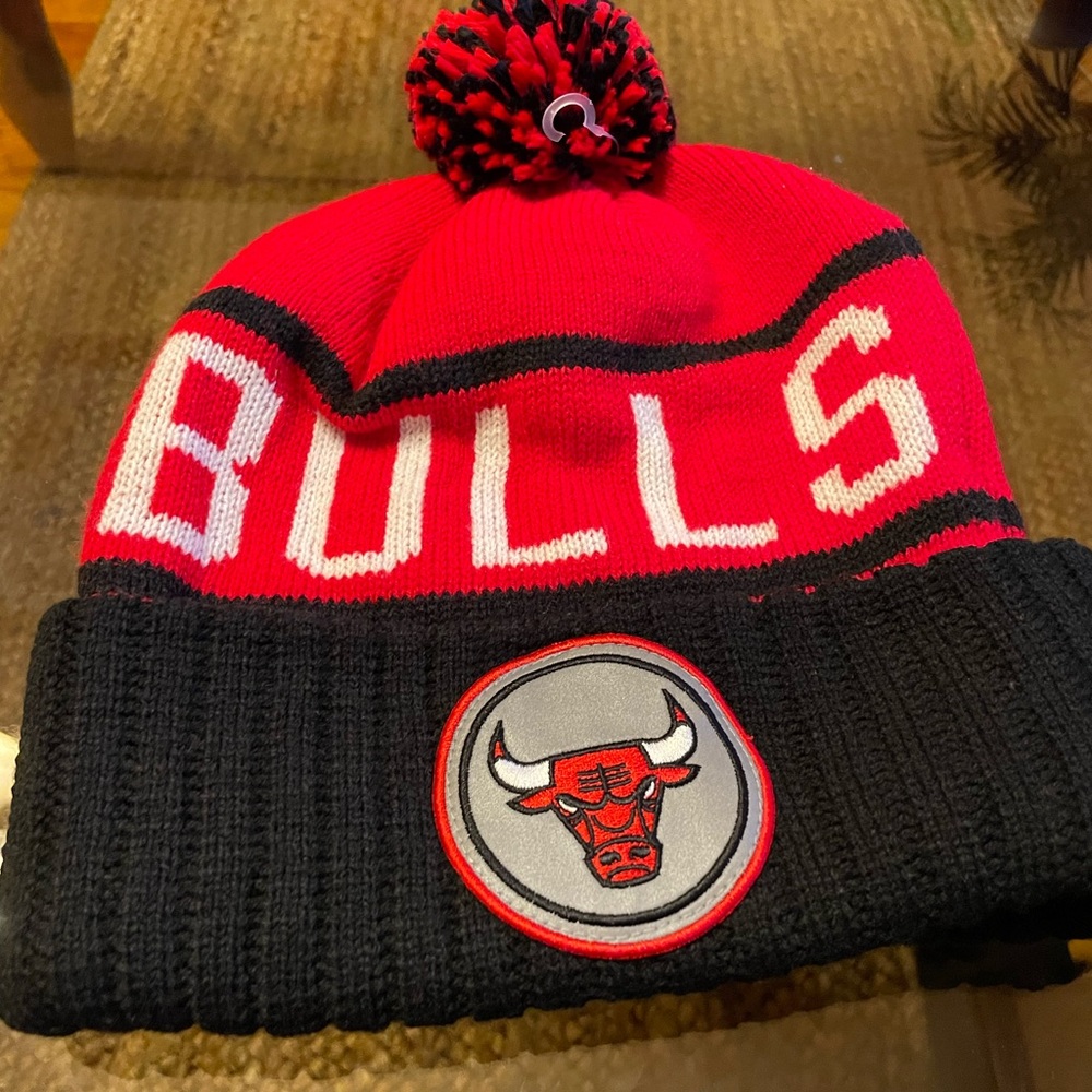 BRAND NEW Chicago Bulls Mitchell and Ness Mens Beanie (one size fits all)